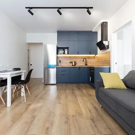 Квартири Люкс Метро Чернігівська Apartment Kyiv Exterior photo