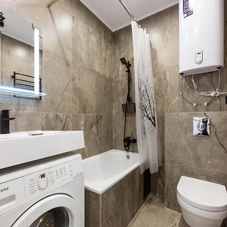 Квартири Люкс Метро Чернігівська Apartment Kyiv Exterior photo