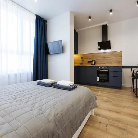Квартири Люкс Метро Чернігівська Apartment Kyiv Exterior photo