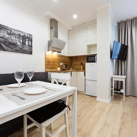 Квартири Люкс Метро Чернігівська Apartment Kyiv Exterior photo