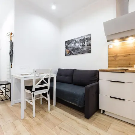 Квартири Люкс Метро Чернігівська Apartment Kyiv Exterior photo